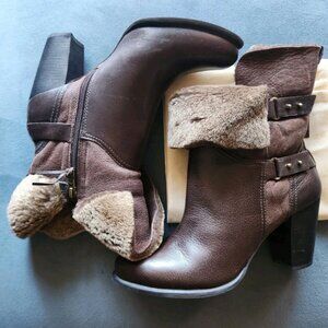UGG Australia  "Jayne" Brown Cuffed Shearling Heeled Ankle Boot. Size 10.